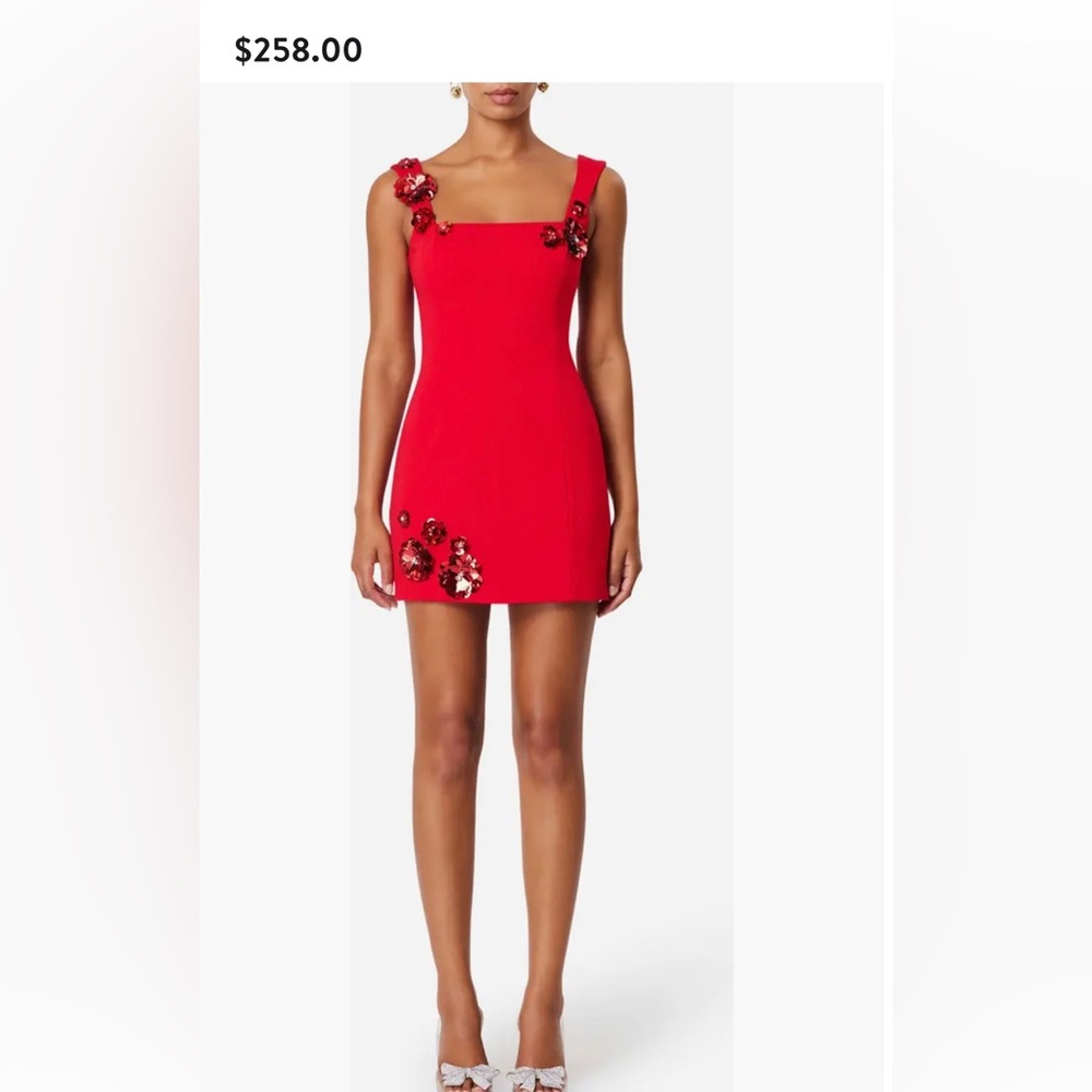 Elliatt Red Sheath Mini Dress Square Neck Sleeveless